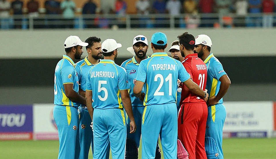 ইসলামাবাদে নামল শ্রীলঙ্কার প্রথম কন্টিনজেন্ট: স্পিনের বাজি, চামিরার শর্ত আর ছয় সপ্তাহের ছাড়পত্র-ক্যালেন্ডার