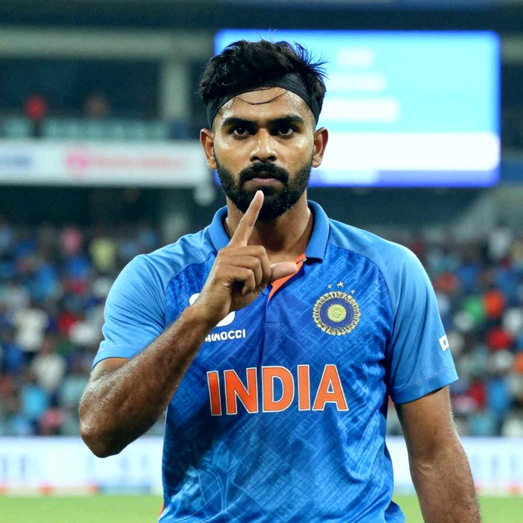 ট্রেড উইন্ডোর শব্দ আর মাঠের নীরবতা: আইপিএলের বাজারে আসল দাম কে ঠিক করে