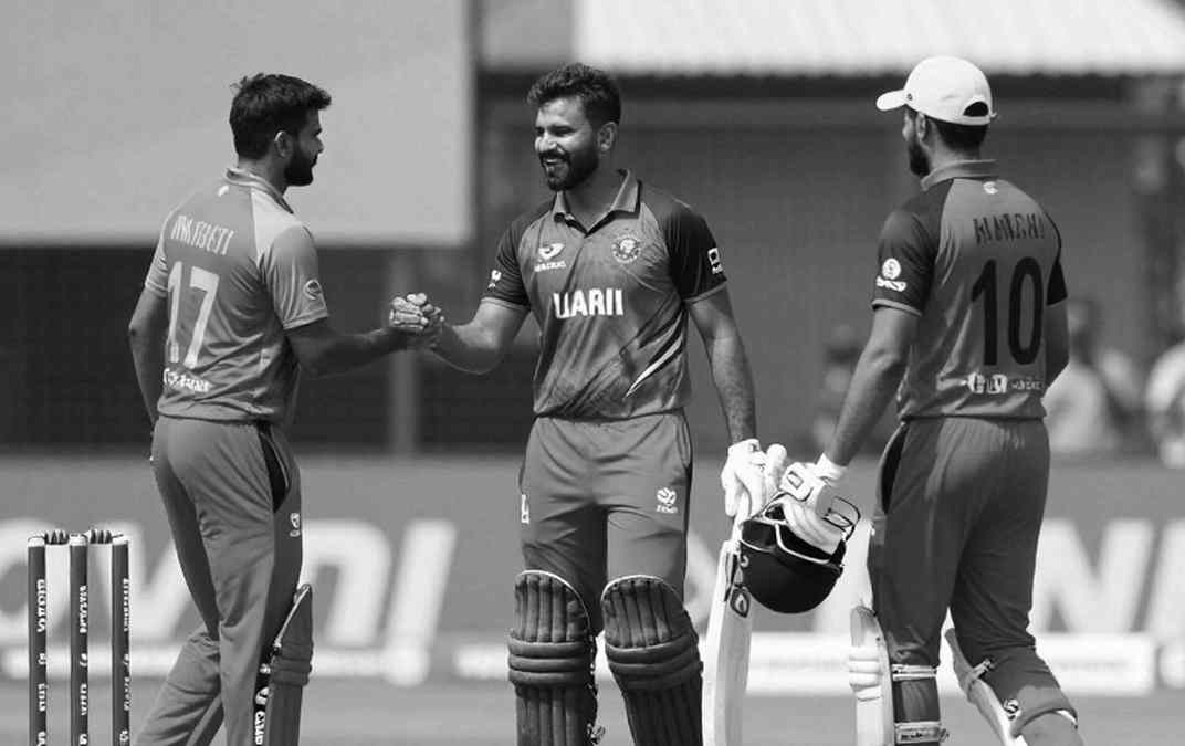 থান্ডারের পুনর্নির্মাণ: নতুন পেস আক্রমণ এসেছে, কিন্তু ভিতটা এখনও এক ব্যাটারের কাঁধে